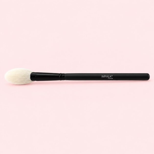 IMPALA Highlighter Fan Brush